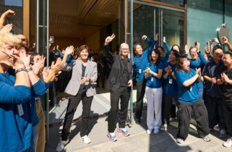 Apple is reportedly on the brink of change Tim Prepare dinner as early as subsequent 12 months