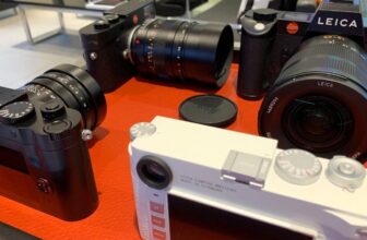 Terrifying Photograph from the Minneapolis ICE Protests Will Have You Looking for Leicas