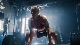 How Lifting Weights After 40 Modified My Relationship With Meals and My Physique